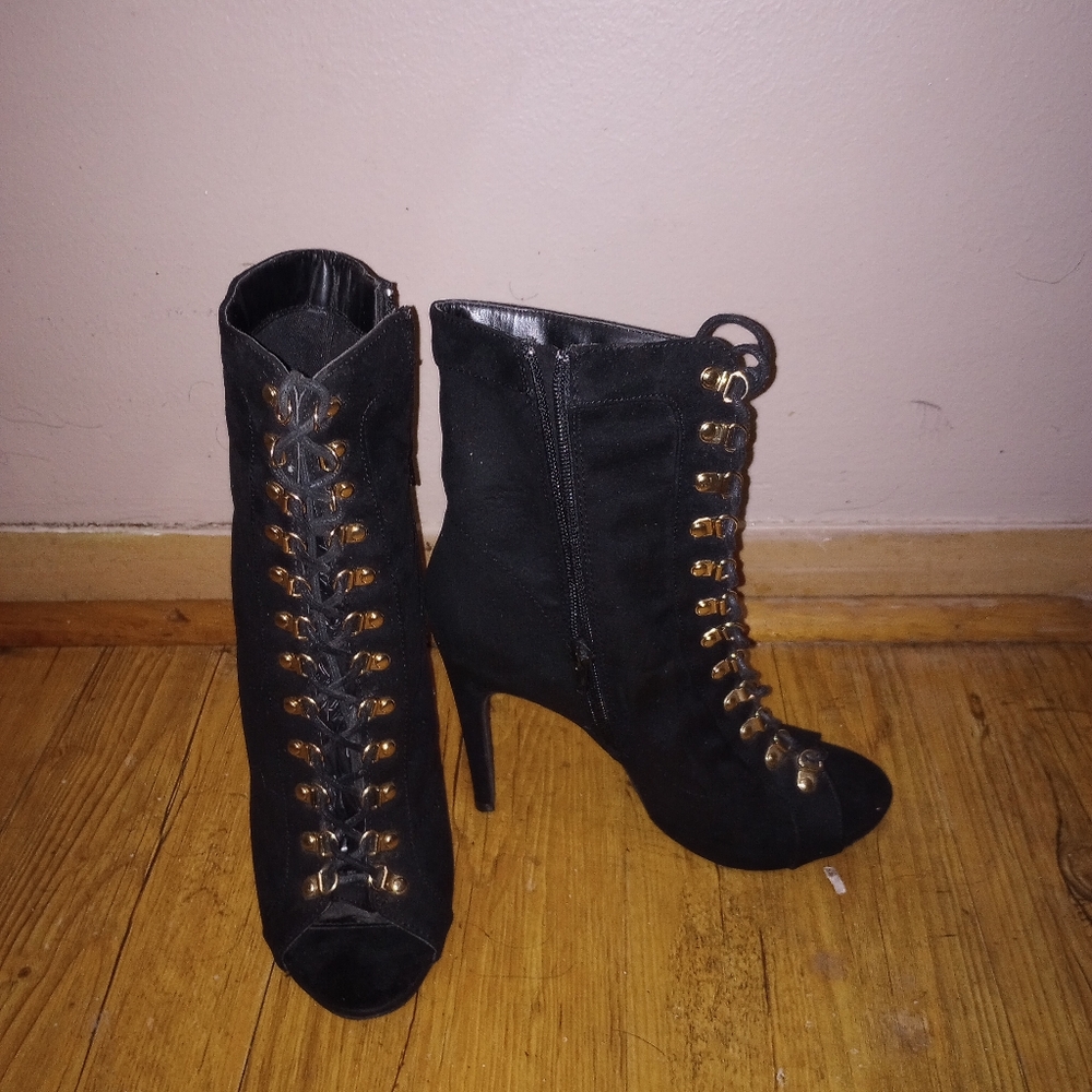 Fashion Nova boots